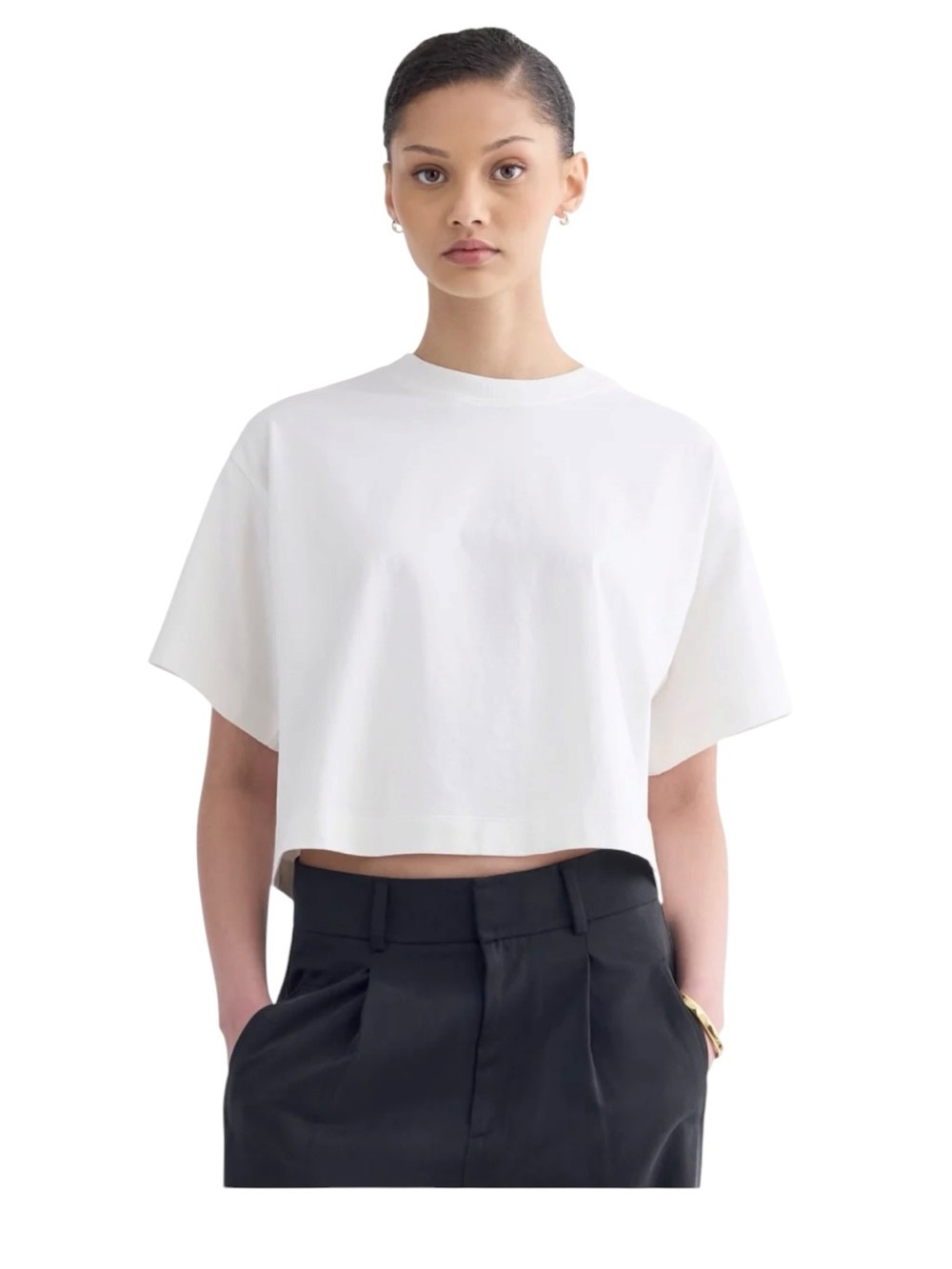 Everlane Premium Weight Cropped Tee in Black - Picture 10 of 10